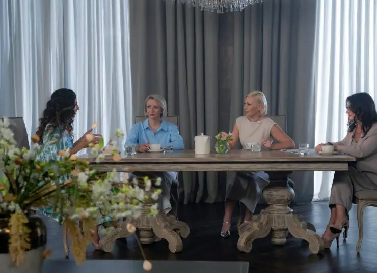 Клиника счастья. Реалити (2024) 1 сезон 1-11,12,13 серия смотреть онлайн Клиника счастья. Реалити (2024) сериал 1-11,12,13 серию 1 сезона смотреть онлайн