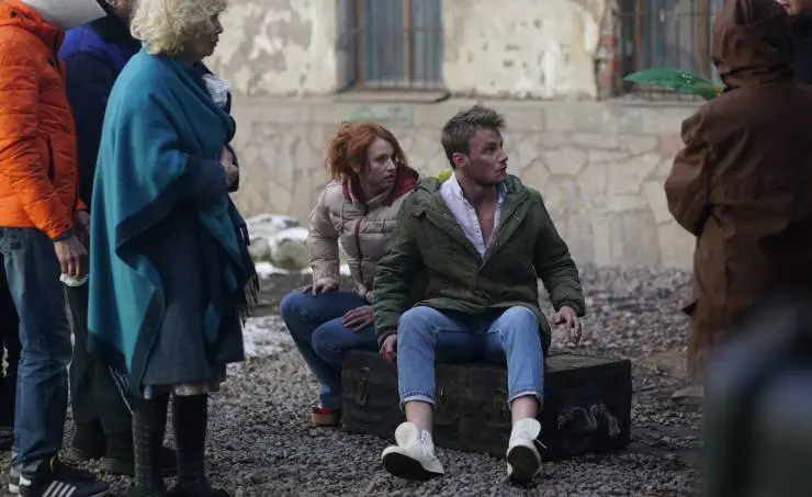 Золотые соседи (2022) в хорошем качестве смотреть онлайн Золотые соседи (2022) фильм в хорошем качестве смотреть онлайн