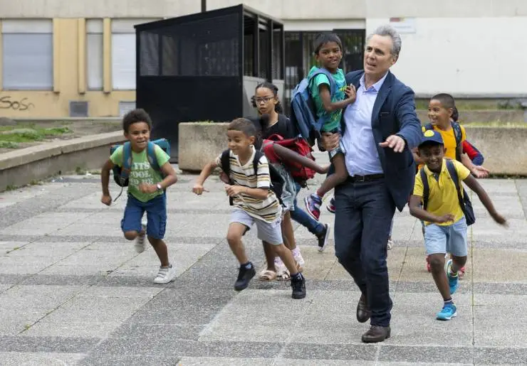 Спасите нашу школу (2022) смотреть онлайн бесплатно Спасите нашу школу (2022) фильм смотреть онлайн бесплатно