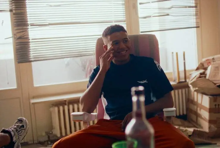 Солнце и бетон (2023) в хорошем качестве смотреть онлайн Солнце и бетон (2023) фильм в хорошем качестве смотреть онлайн