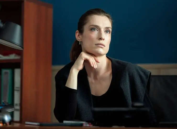 Трудная (2024) 1 сезон 1-7,8,9 серия смотреть онлайн бесплатно Трудная (2024) сериал 1-7,8,9 серию 1 сезона смотреть онлайн бесплатно