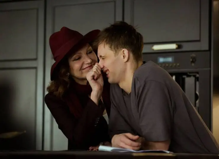 Взрослые (2024) смотреть онлайн бесплатно Взрослые (2024) сериал смотреть онлайн бесплатно