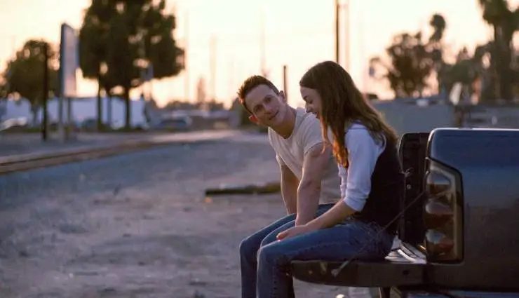 Пальмы и линии электропередач (2022) смотреть онлайн Пальмы и линии электропередач (2022) фильм смотреть онлайн