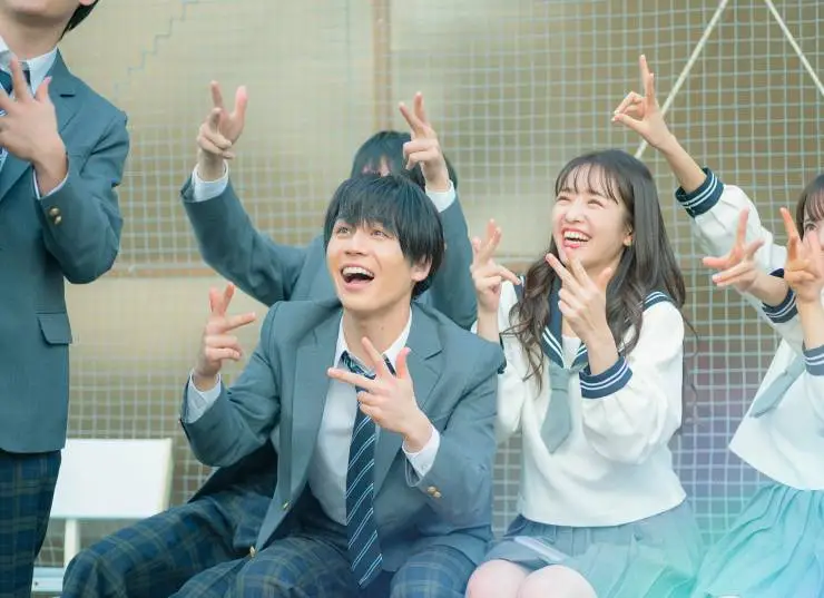 Синее небо у твоих ног (2022) смотреть онлайн Синее небо у твоих ног (2022) фильм смотреть онлайн