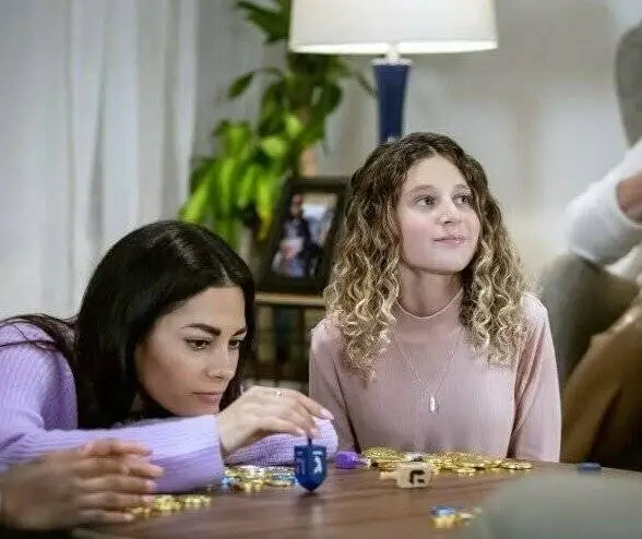 Восемь подарков на Хануку (2021) в хорошем качестве смотреть онлайн Восемь подарков на Хануку (2021) фильм в хорошем качестве смотреть онлайн