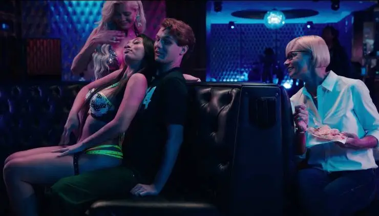 Молли и ботан (2023) в хорошем качестве смотреть онлайн Молли и ботан (2023) фильм в хорошем качестве смотреть онлайн