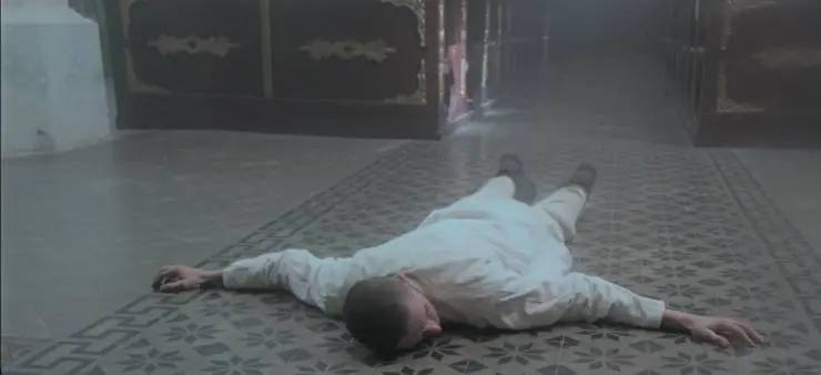 Призрачно-белый (2022) в хорошем качестве смотреть онлайн Призрачно-белый (2022) фильм в хорошем качестве смотреть онлайн