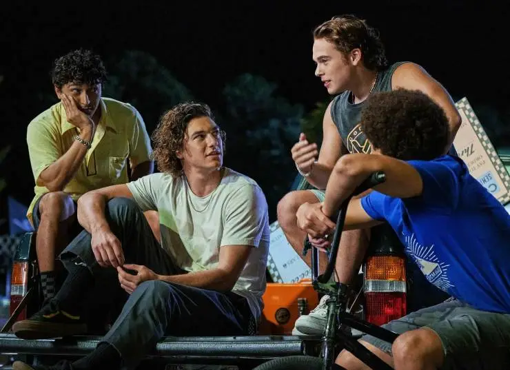 Прогулки вдвоём (2022) смотреть онлайн бесплатно Прогулки вдвоём (2022) фильм смотреть онлайн бесплатно