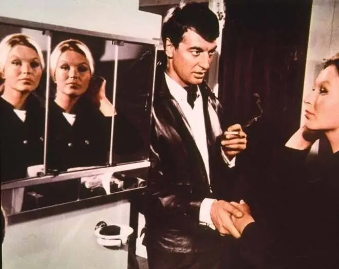 На прицеле у смерти (1966) смотреть онлайн На прицеле у смерти (1966) фильм смотреть онлайн