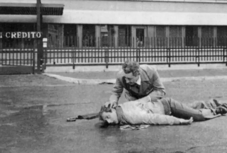 Мелкий-мелкий буржуа (1977) смотреть онлайн Мелкий-мелкий буржуа (1977) фильм смотреть онлайн