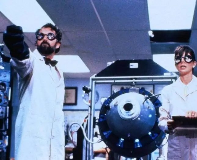 Приключения в городе динозавров (1991) смотреть онлайн Приключения в городе динозавров (1991) фильм смотреть онлайн