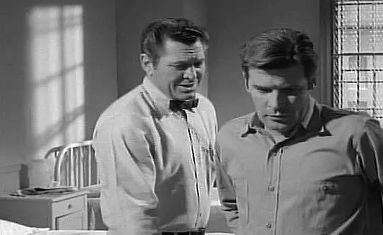 Шоковый коридор (1963) смотреть онлайн бесплатно Шоковый коридор (1963) фильм смотреть онлайн бесплатно