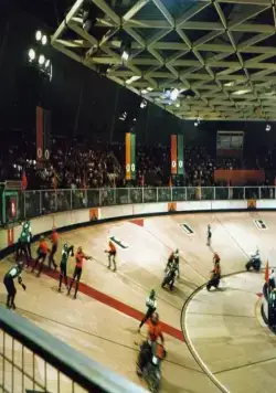 Роллербол (1975) в хорошем качестве смотреть онлайн Роллербол (1975) фильм в хорошем качестве смотреть онлайн