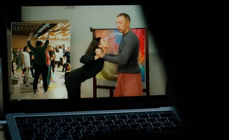 Осторожно, коучи (2024) смотреть онлайн Осторожно, коучи (2024) фильм смотреть онлайн