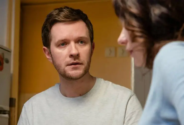 Чужие люди 1 сезон 1-1,2,3,4 серия смотреть онлайн бесплатно Чужие люди сериал 1-1,2,3,4 серию 1 сезона смотреть онлайн бесплатно