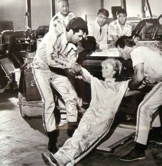 Спидвей (1968) смотреть онлайн Спидвей (1968) фильм смотреть онлайн