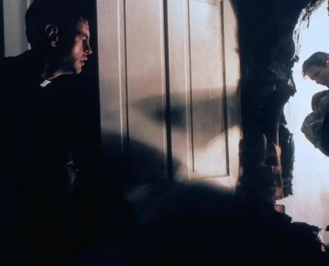 По ту сторону тьмы (1990) смотреть онлайн бесплатно По ту сторону тьмы (1990) фильм смотреть онлайн бесплатно