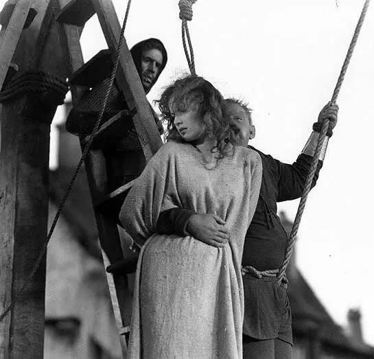 Горбун Собора Парижской Богоматери (1939) смотреть онлайн Горбун Собора Парижской Богоматери (1939) фильм смотреть онлайн