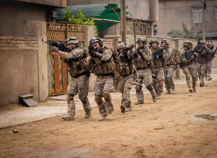 Под огнём (2025) в хорошем качестве смотреть онлайн Под огнём (2025) фильм в хорошем качестве смотреть онлайн