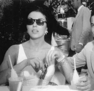 Парень остаётся в картине (2002) смотреть онлайн Парень остаётся в картине (2002) фильм смотреть онлайн