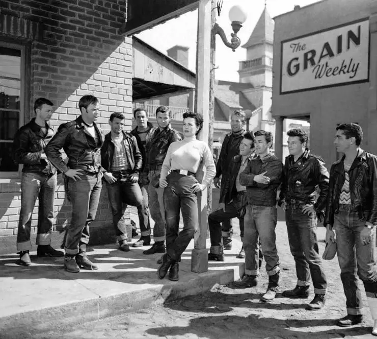 Дикарь (1953) смотреть онлайн бесплатно Дикарь (1953) фильм смотреть онлайн бесплатно