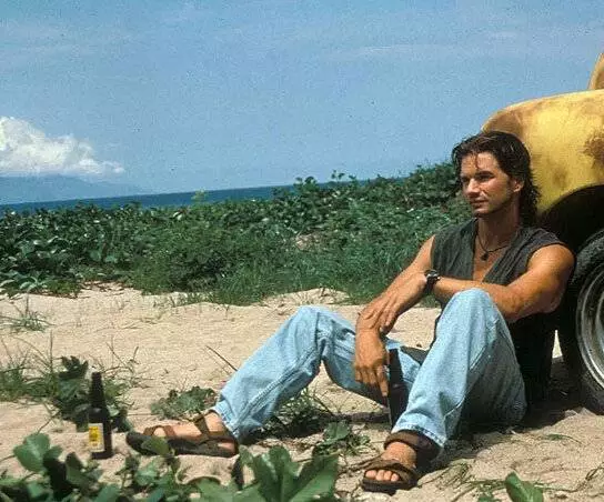 Жара в Акапулько (1993) смотреть онлайн бесплатно Жара в Акапулько (1993) сериал смотреть онлайн бесплатно