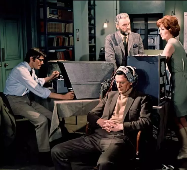 Куотермасс и колодец (1967) в хорошем качестве смотреть онлайн Куотермасс и колодец (1967) фильм в хорошем качестве смотреть онлайн