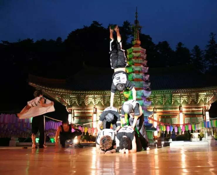 Планета би-боев (2007) в хорошем качестве смотреть онлайн Планета би-боев (2007) фильм в хорошем качестве смотреть онлайн