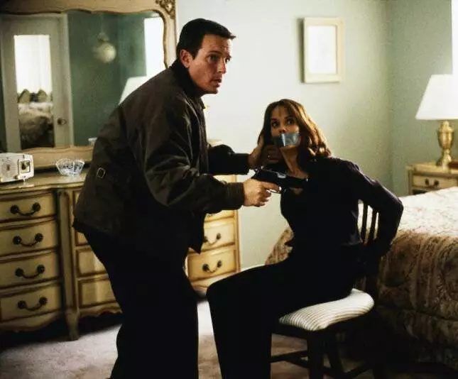 Лицом к лицу с врагом (2001) смотреть онлайн бесплатно Лицом к лицу с врагом (2001) фильм смотреть онлайн бесплатно