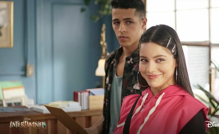 Переплетенные (2021) смотреть онлайн бесплатно Переплетенные (2021) сериал смотреть онлайн бесплатно