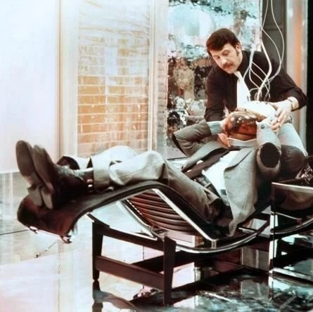 Мир на проводе (1973) в хорошем качестве смотреть онлайн Мир на проводе (1973) сериал в хорошем качестве смотреть онлайн