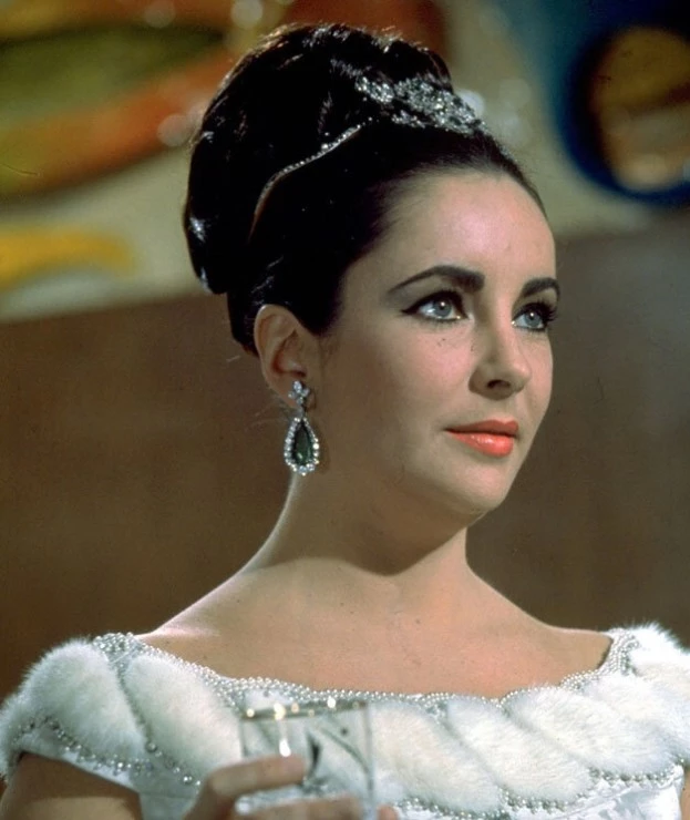 Очень важные персоны (1963) смотреть онлайн бесплатно Очень важные персоны (1963) фильм смотреть онлайн бесплатно