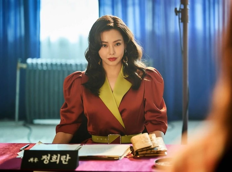 Мадам Эмма (2025) смотреть онлайн Мадам Эмма (2025) сериал смотреть онлайн