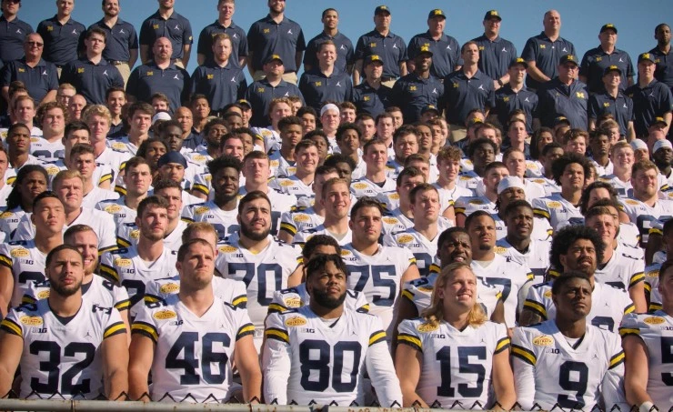 Всё или ничего: «Мичиган Вулверинс» (2018) смотреть онлайн Всё или ничего: «Мичиган Вулверинс» (2018) сериал смотреть онлайн