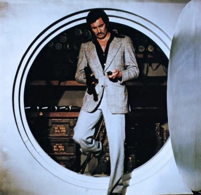 Человек из Гонконга (1975) в хорошем качестве смотреть онлайн Человек из Гонконга (1975) фильм в хорошем качестве смотреть онлайн