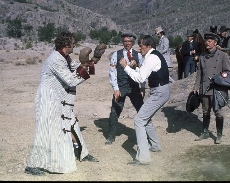 Великий скаут и кошачий дом по четвергам (1976) смотреть онлайн бесплатно Великий скаут и кошачий дом по четвергам (1976) фильм смотреть онлайн бесплатно