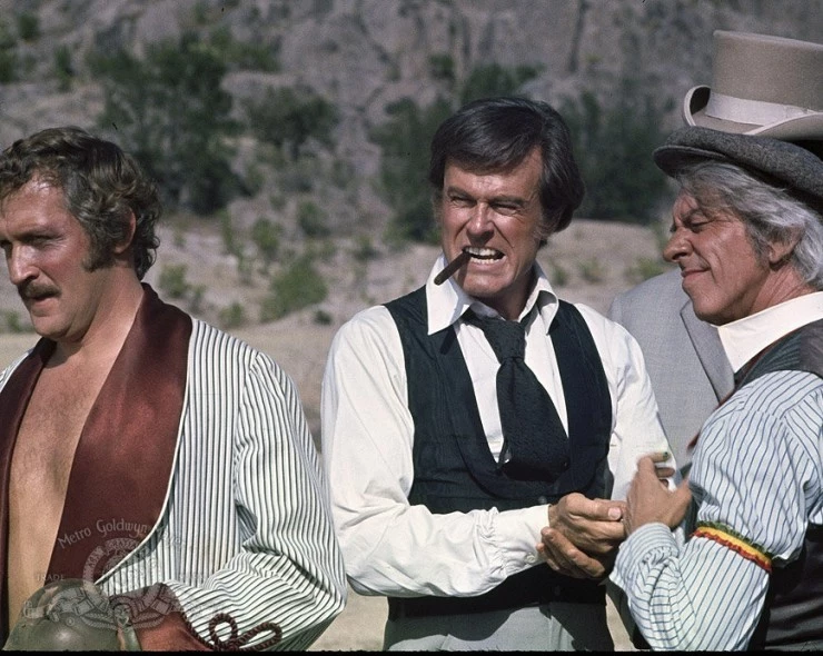 Великий скаут и кошачий дом по четвергам (1976) смотреть онлайн Великий скаут и кошачий дом по четвергам (1976) фильм смотреть онлайн