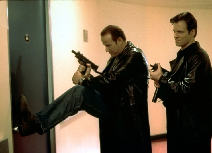 Флагман меняет курс (2002) смотреть онлайн Флагман меняет курс (2002) фильм смотреть онлайн