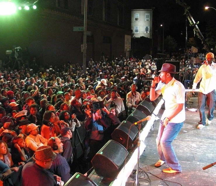 Блок Пати (2005) в хорошем качестве смотреть онлайн Блок Пати (2005) фильм в хорошем качестве смотреть онлайн