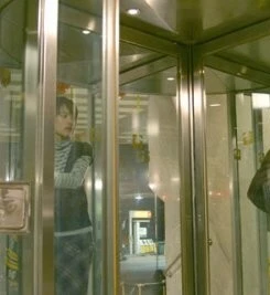 Налево, направо (2003) в хорошем качестве смотреть онлайн Налево, направо (2003) фильм в хорошем качестве смотреть онлайн