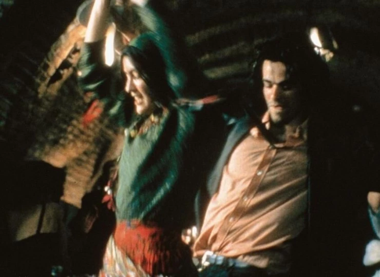 Странный чужак (1997) в хорошем качестве смотреть онлайн Странный чужак (1997) фильм в хорошем качестве смотреть онлайн