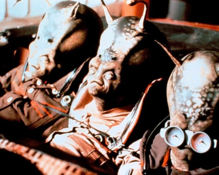 Завоеватели из космоса (1989) в хорошем качестве смотреть онлайн Завоеватели из космоса (1989) фильм в хорошем качестве смотреть онлайн