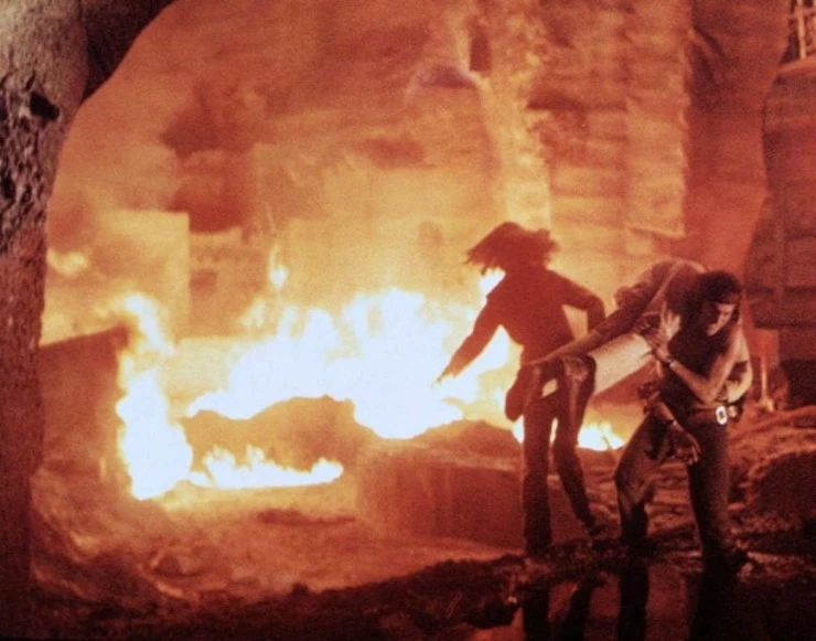 Ночное крыло (1979) в хорошем качестве смотреть онлайн Ночное крыло (1979) фильм в хорошем качестве смотреть онлайн