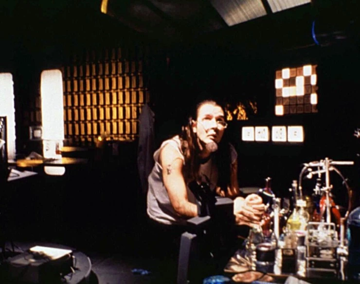 Пришелец из бездны (1995) в хорошем качестве смотреть онлайн Пришелец из бездны (1995) фильм в хорошем качестве смотреть онлайн