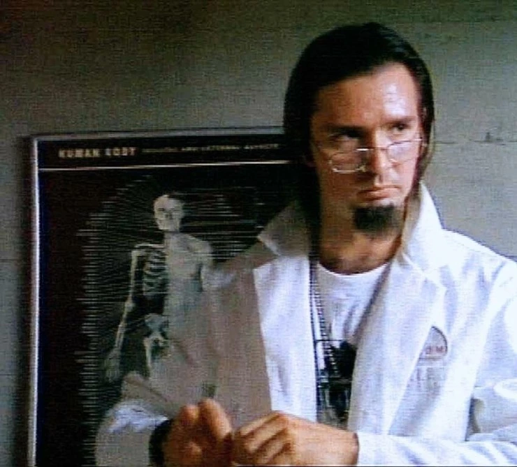 Пришелец из бездны (1995) смотреть онлайн Пришелец из бездны (1995) фильм смотреть онлайн