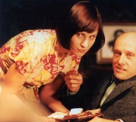 Подальше от окна (2000) в хорошем качестве смотреть онлайн Подальше от окна (2000) фильм в хорошем качестве смотреть онлайн