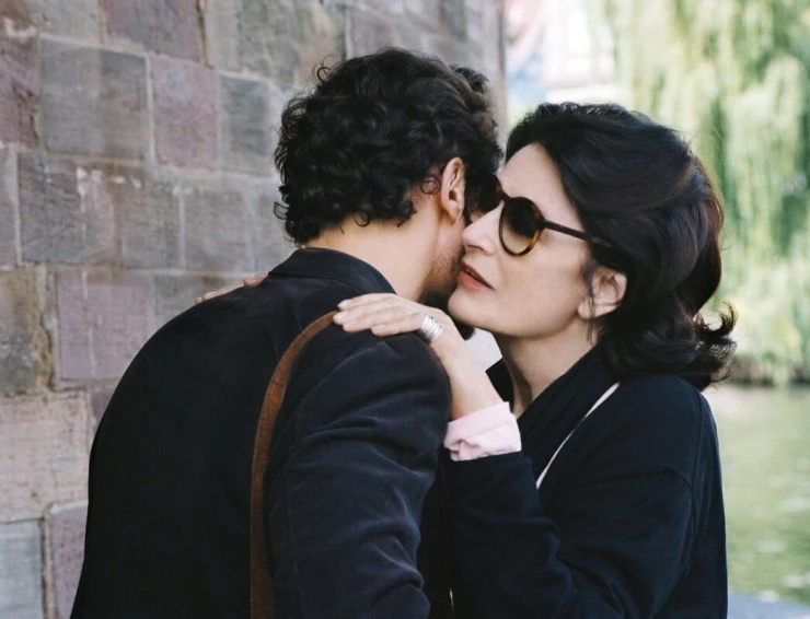 Все солнца (2011) в хорошем качестве смотреть онлайн Все солнца (2011) фильм в хорошем качестве смотреть онлайн