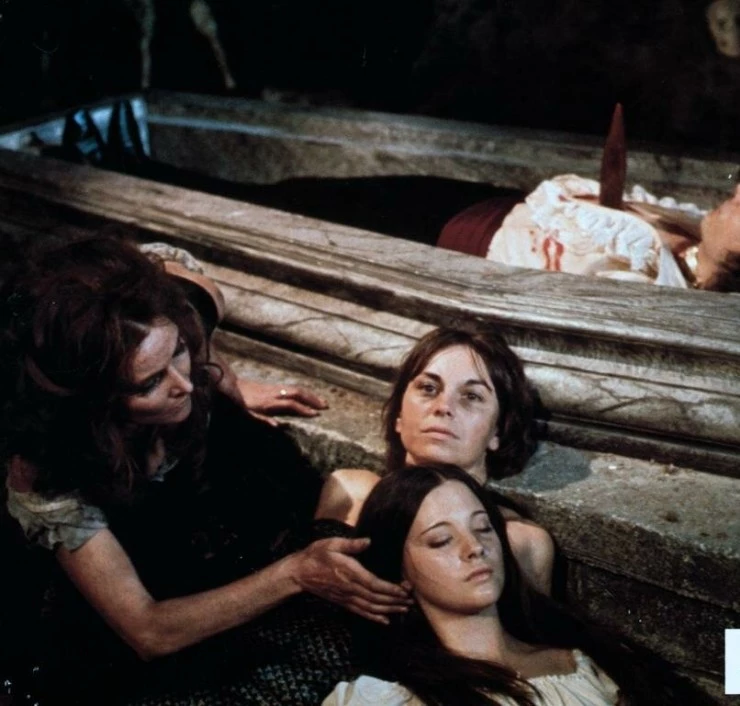 Цирк вампиров (1972) в хорошем качестве смотреть онлайн Цирк вампиров (1972) фильм в хорошем качестве смотреть онлайн