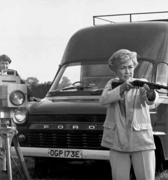 Трог (1970) в хорошем качестве смотреть онлайн Трог (1970) фильм в хорошем качестве смотреть онлайн