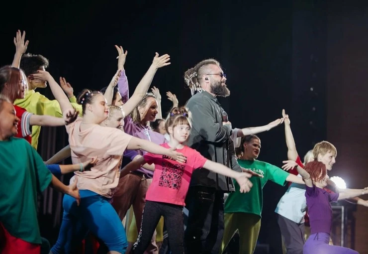 Танцевать под дождем (2023) смотреть онлайн бесплатно Танцевать под дождем (2023) фильм смотреть онлайн бесплатно